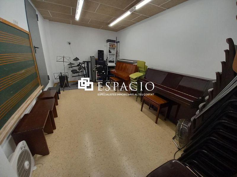 Foto d1d3f614-d653-4f57-89d8-db68744513db. Local comercial a Peramàs Mataró