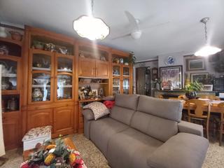 Appartement à Cerdanyola Nord. Piso con garaje y terraza en cerdanyola norte!!