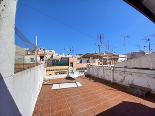 Pis a Cerdanyola Sud. Ático dúplex con terraza de 35m2 para reformar y dejar a tu gust