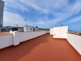 Appartement à La Llàntia. Primero de altura con entrada independiente y terraza de 70m2 en