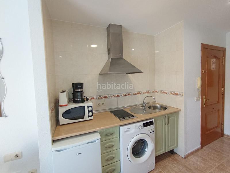 Foto fee7b3a6-4712-4974-8179-a09e03789f60. Alquiler estudio en El Palo Málaga