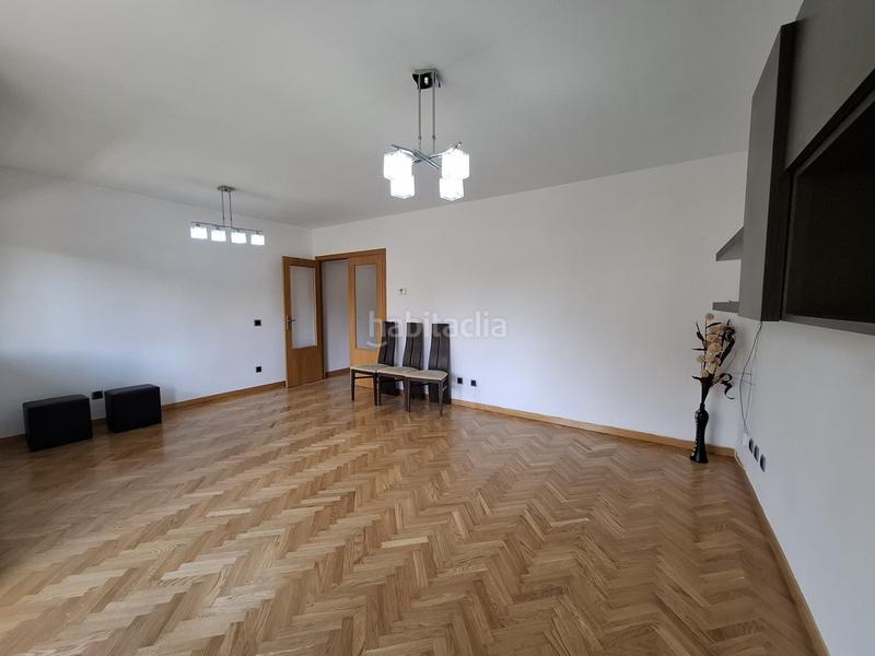 Foto cb55c928-c5d8-4185-bbc6-690dcc7f7b20. Location appartement avec chauffage parking dans Sector B Boadilla del Monte