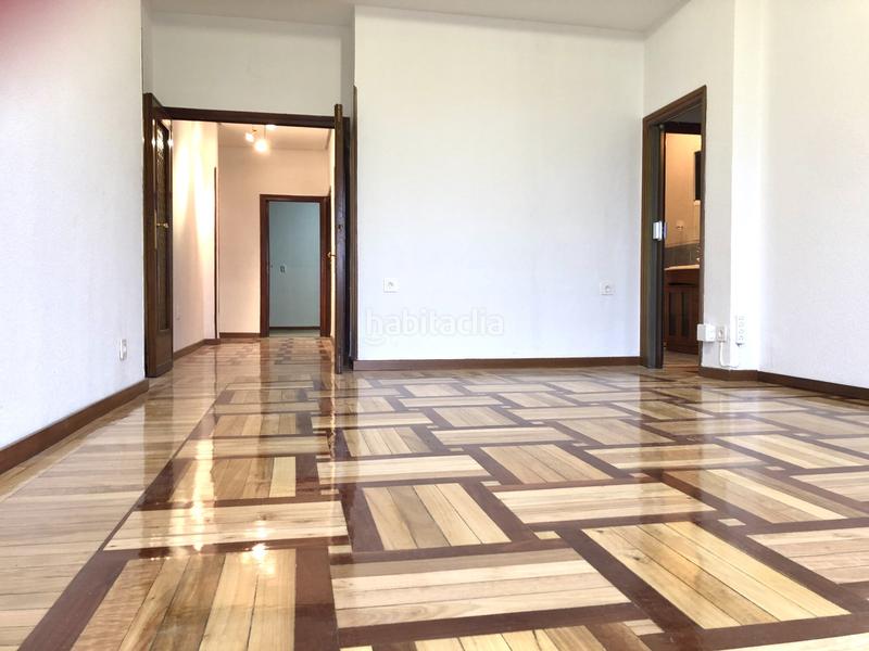 Foto 2c264f7a-e05d-478a-8289-2903fd7e70ca. Rent flat with heating in Jerónimos Madrid
