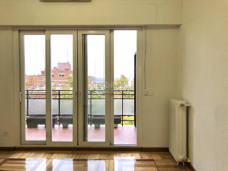 Foto 39dfa7f1-fcec-42b5-854d-74dc1e023698. Rent flat with heating in Jerónimos Madrid