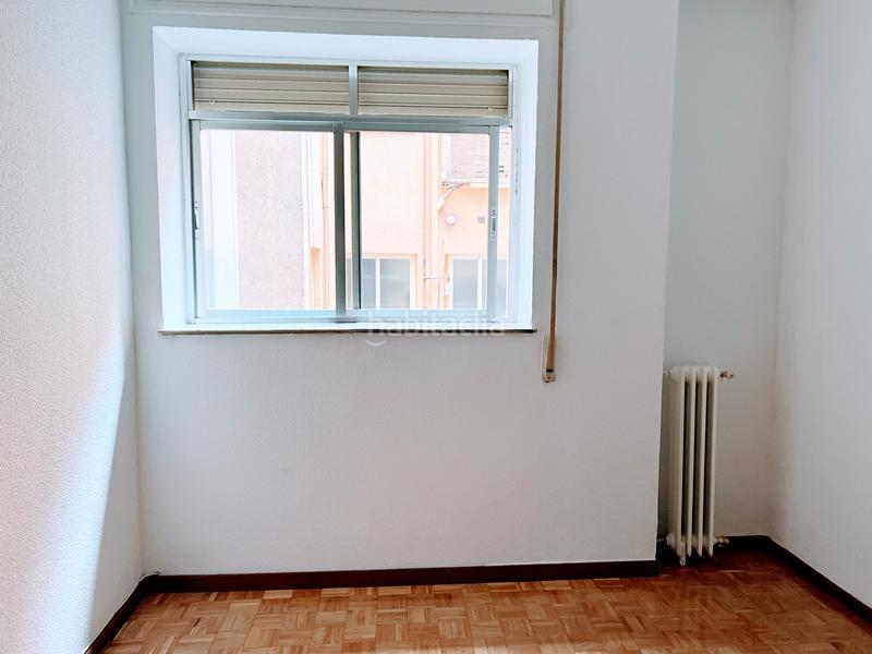 Foto 684b9ad1-a556-438c-aa50-a177d3aa8482. Rent flat with heating in Jerónimos Madrid