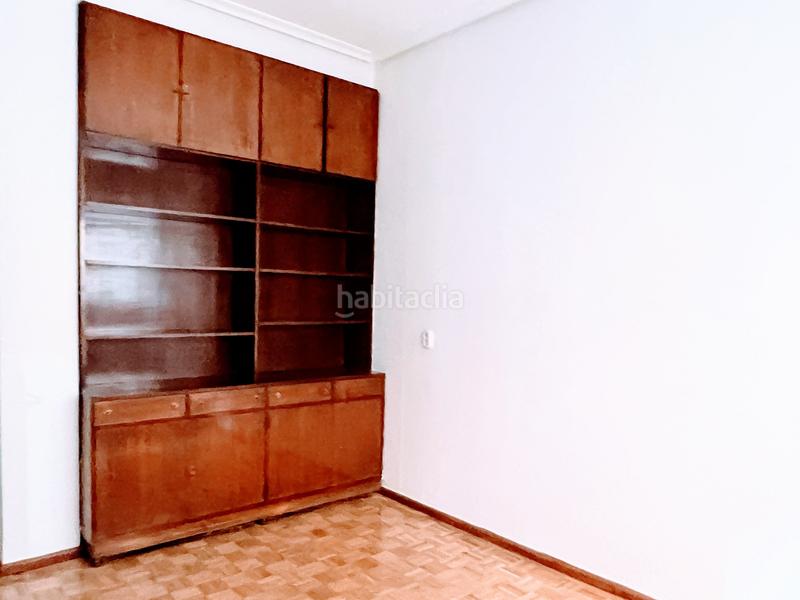 Foto 75d5d6c0-7ef0-47e1-8d20-f597295134d0. Rent flat with heating in Jerónimos Madrid