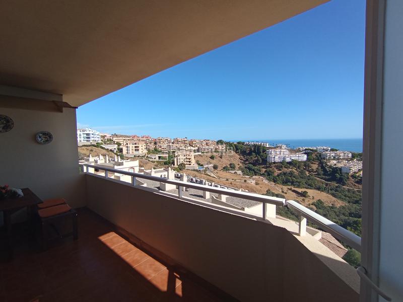 Foto e1cbe2ca-1d40-4466-a862-77ead1945352. Lloguer pis amb aparcament a Calahonda Mijas