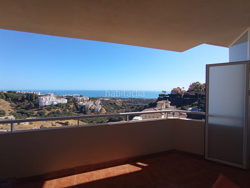 Foto e2bdde67-5510-4011-8394-785e8ef8f0a8. Lloguer pis amb aparcament a Calahonda Mijas