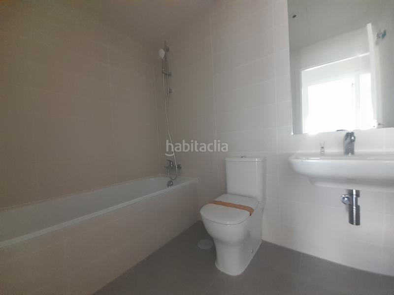 Foto 37dec42a-2302-43b5-a83c-0b0d3be38a66. Lloguer pis amb aparcament a Limonar Málaga