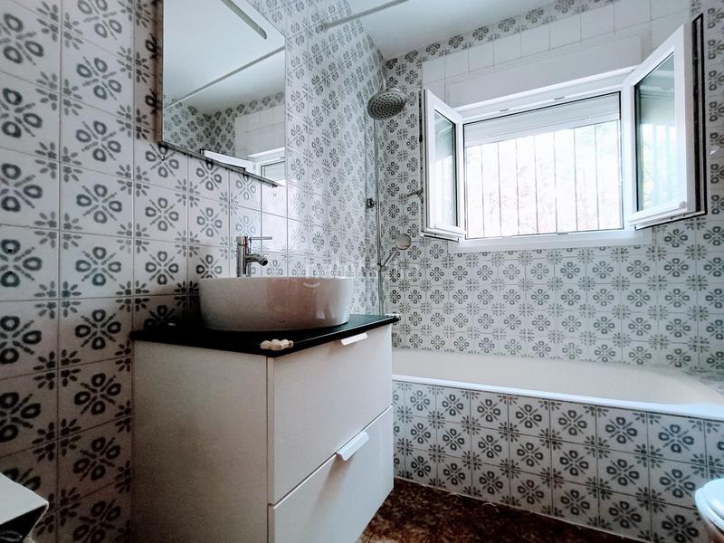 Foto f44b3d4e-6466-43bd-8f56-06605776aaa9. Rent house with heating parking in Soto del Real