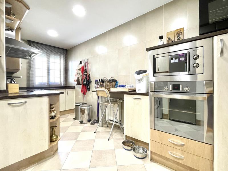 Foto f0a0a99b-067b-4dcb-a116-22a3b0b9d349. Location attique avec chauffage parking dans Estrella Madrid