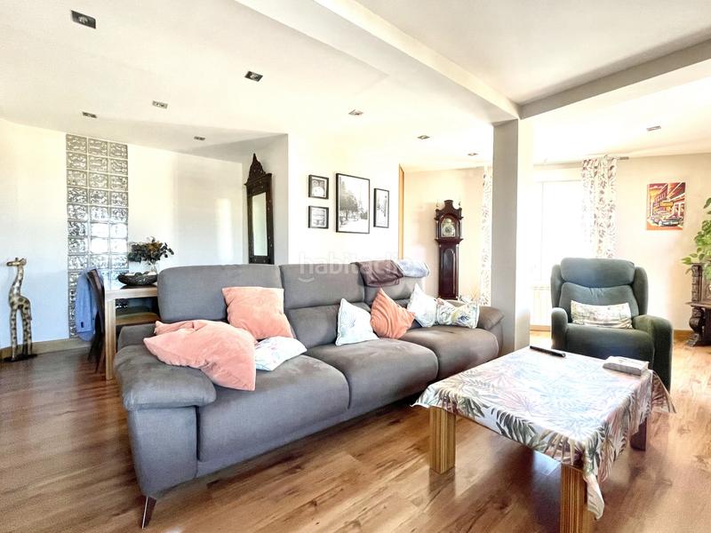 Foto a42590ac-77ae-45d9-981f-e4eff9f9b80b. Rent penthouse with heating parking in Estrella Madrid