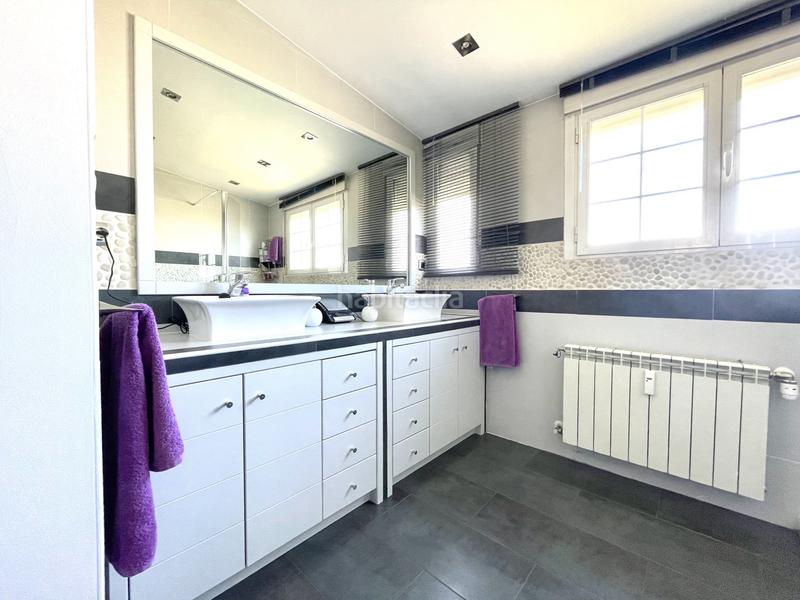 Foto e98be1fa-3ea6-4b35-8ac7-7282cd839606. Rent penthouse with heating parking in Estrella Madrid