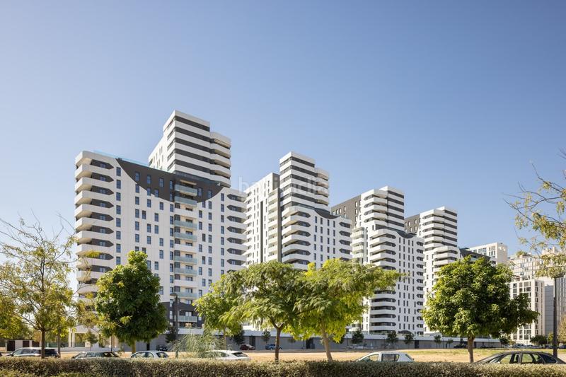 Foto a050f6ab-2a87-485c-a857-4d6b0ec884df. Rent flat with parking in Malilla Valencia