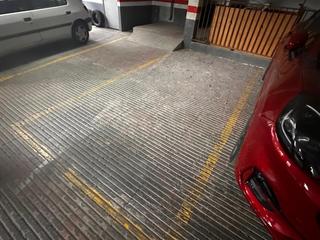 Aparcament cotxe a OSCA