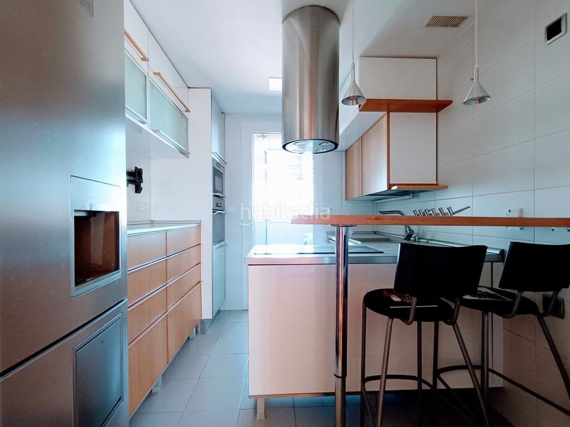 Foto 3d53675f-c896-4696-b864-021b59ce4a3d. Rent penthouse with heating parking in Sanchinarro Madrid