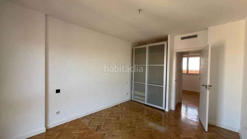 Foto 6353a625-3ebc-44b9-87ea-78d6f24803f5. Rent penthouse with heating parking in Sanchinarro Madrid