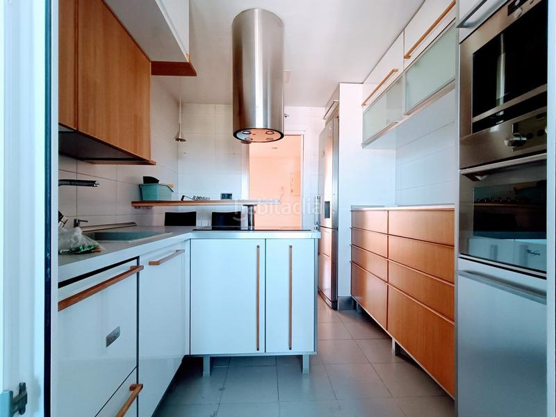 Foto 7a2732e1-7f83-49e9-be9a-1d0f102e98b5. Rent penthouse with heating parking in Sanchinarro Madrid