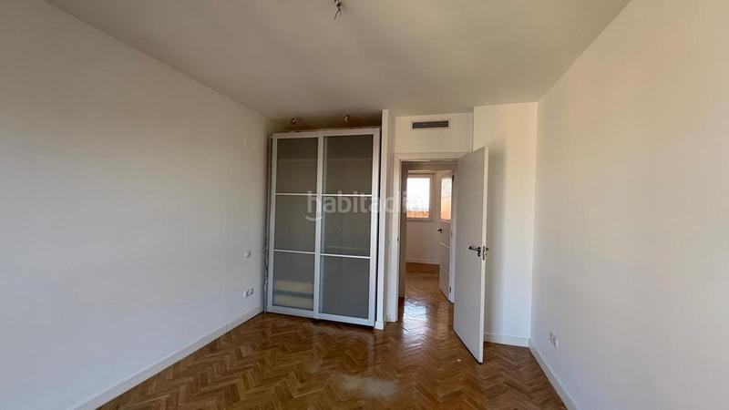 Foto fdf3530b-6021-42f7-b459-56f207fc1432. Rent penthouse with heating parking in Sanchinarro Madrid