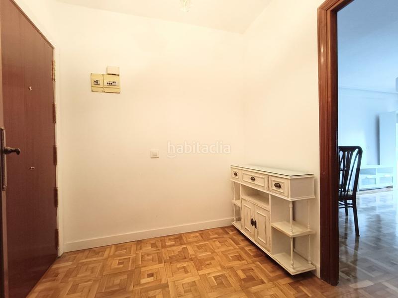 Foto 28585170-43cf-4dc7-bb7f-978ef5845bc6. Rent flat with heating parking in Vinateros Madrid