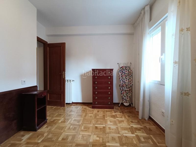 Foto 87222c70-648b-4a8f-96aa-e9cdb51e4ff0. Rent flat with heating parking in Vinateros Madrid
