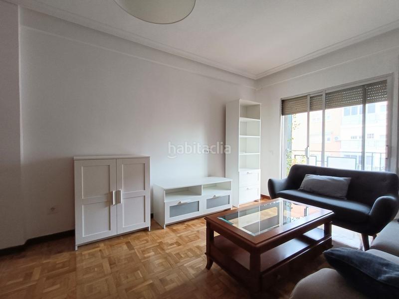 Foto 90dfed9b-1d26-40c9-a7e2-2ebe4a9ea41c. Rent flat with heating parking in Vinateros Madrid