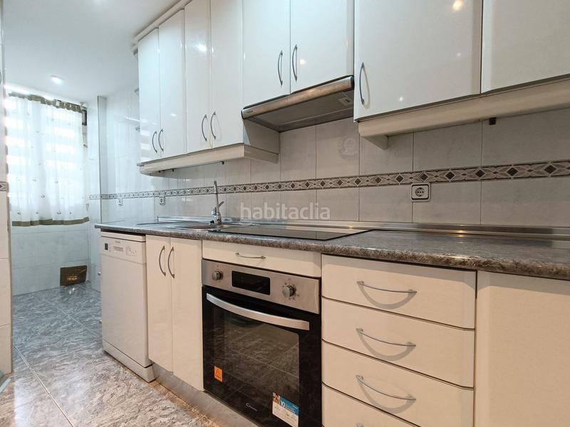 Foto fc41af22-084e-49ee-a2bf-d64fde6fd32c. Rent flat with heating parking in Vinateros Madrid