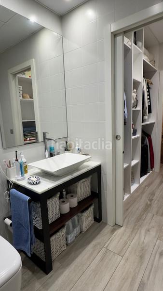 Foto 1ee1a84e-0a11-403e-add5-ab9fad554749. Alquiler piso en La Petxina Valencia