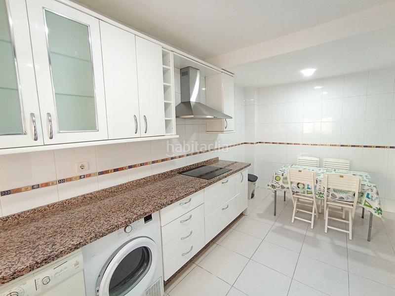 Foto 2914afe2-4906-495c-b61d-70ac3ee72f23. Rent semi detached house with parking in Chilches