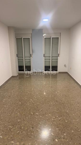 Foto 06074792-2b91-4f78-b00d-457076573190. Rent flat with parking in Riba - roja de Túria