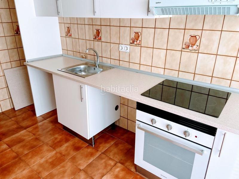 Foto b9ab3cb2-5cb4-46c2-aa83-6a40dd683d5d. Rent flat with heating in Palomeras Bajas Madrid
