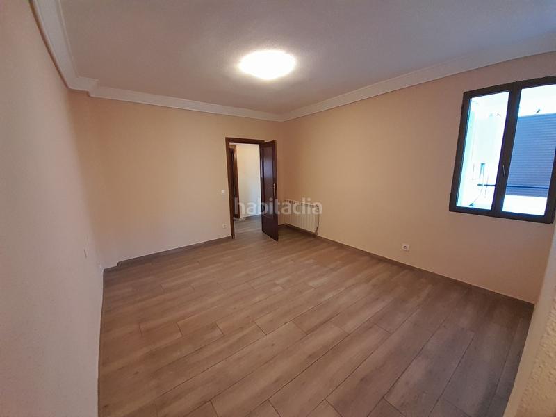Foto 1b738fee-facd-4a84-9b06-3193d0612011. Rent flat with heating in Pradolongo Madrid