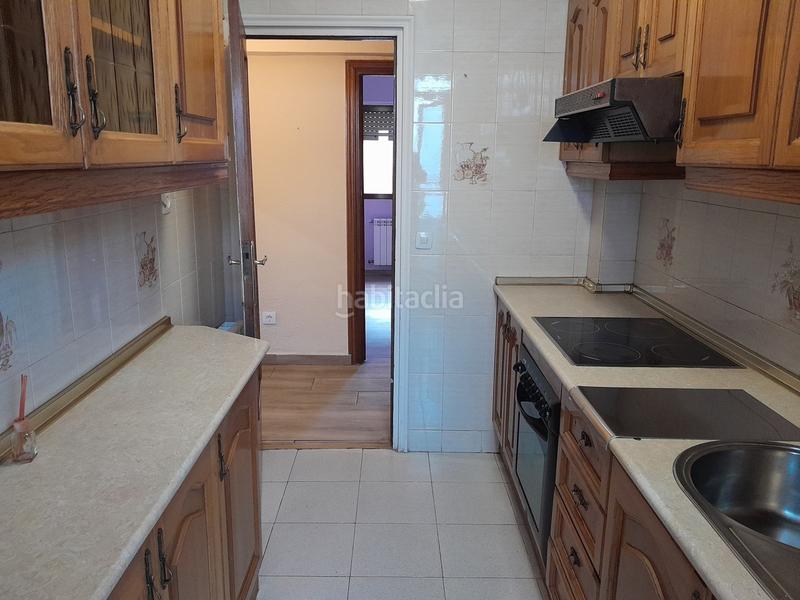 Foto f2f502d7-159f-44cc-bdf5-88ba5000126b. Rent flat with heating in Pradolongo Madrid