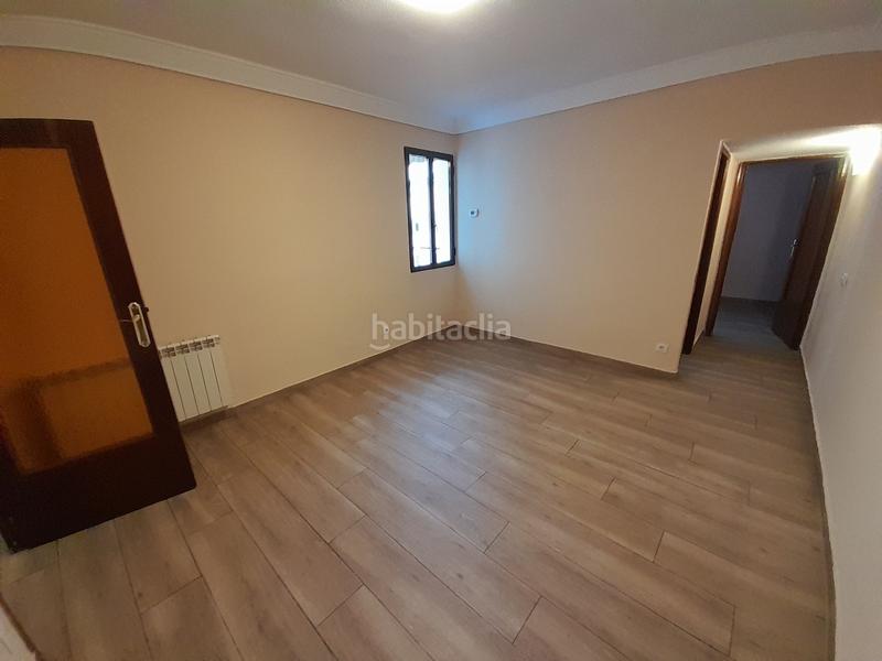 Foto dbfebbb7-46c7-415b-b82a-e6052ce00385. Alquiler piso en Pradolongo Madrid