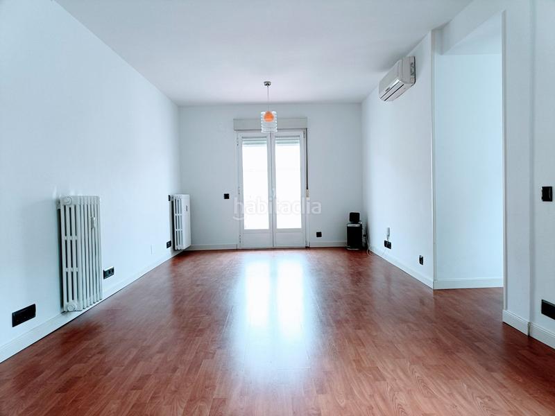 Foto 5752fc40-bea8-4da1-ac1d-c2d4ba2dfa81. Lloguer pis amb calefacció a Berruguete Madrid