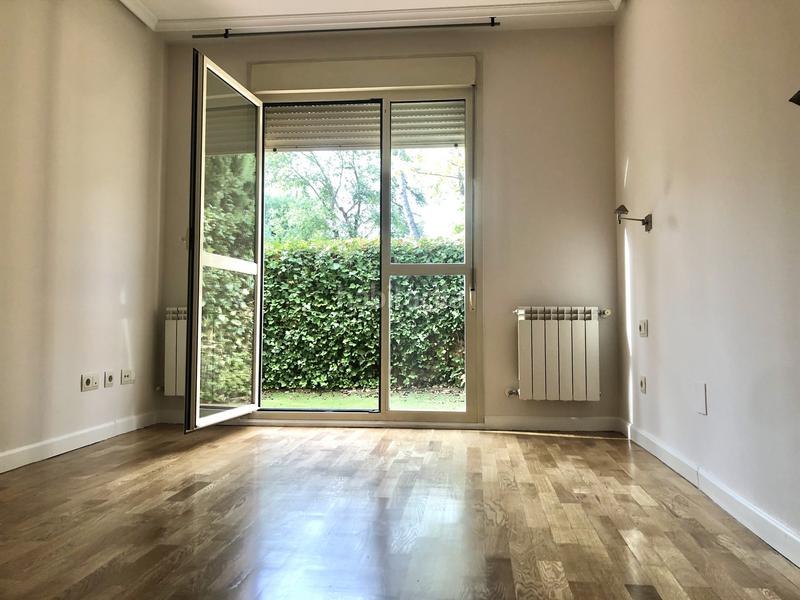 Foto 1687968b-ac57-40d7-9b15-51440dd77c36. Rent flat with heating parking in Valdemarín Madrid