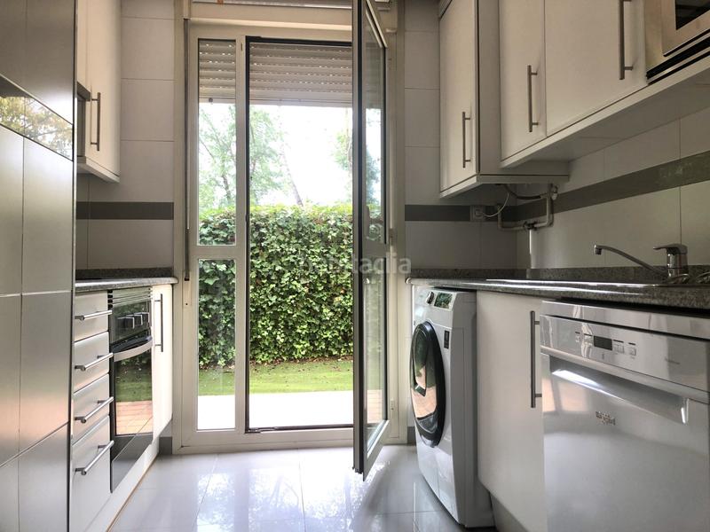 Foto 184eb209-aec9-4406-bc7f-258455261e83. Lloguer pis amb calefacció aparcament a Valdemarín Madrid