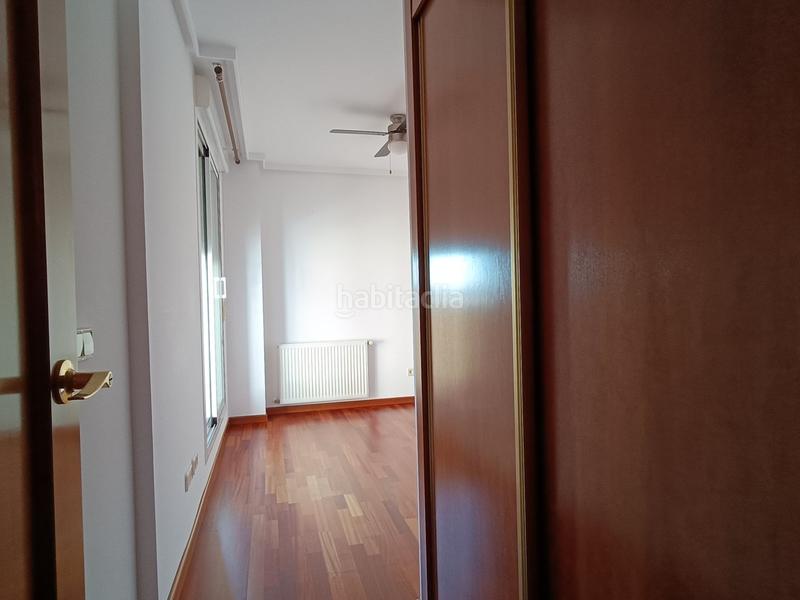 Foto 69ad6e40-2e56-44a2-9ebf-06bc72994177. Alquiler ático en Sanchinarro Madrid