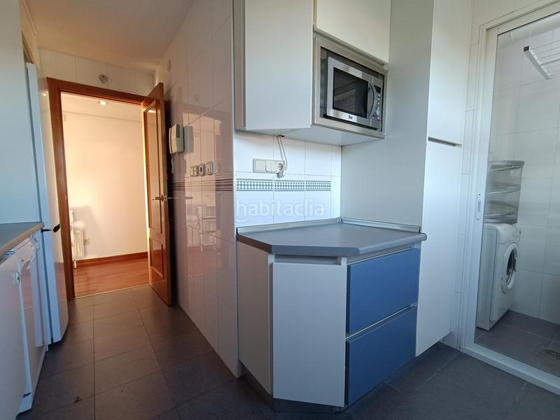 Foto 961d7de7-97c4-4e03-a4b7-52879b5f22bb. Alquiler ático en Sanchinarro Madrid