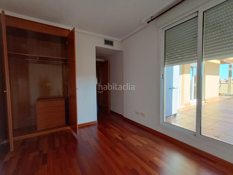 Foto b6b0de9d-d780-4c0d-a05c-66d6e2bc8d9a. Alquiler ático en Sanchinarro Madrid