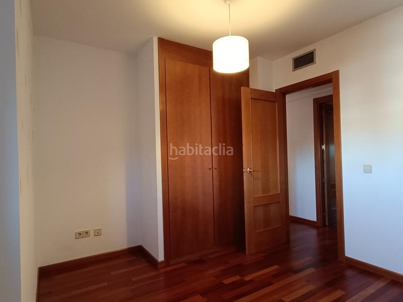 Foto d79811ab-86fb-4586-b22d-995924f95a72. Alquiler ático en Sanchinarro Madrid