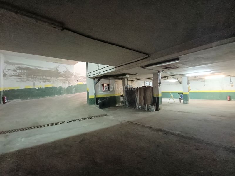 Foto f0e85034-769a-4321-815c-cecbbf51d037. Aparcament cotxe a Valdeacederas Madrid