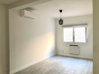 Miete Etagenwohnung  Eugenio selles