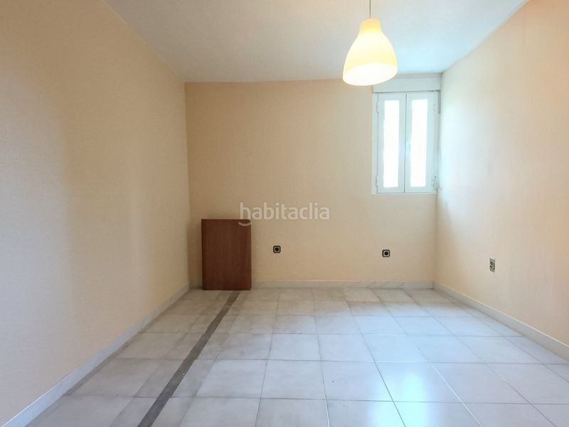 Foto df3ecd12-e55e-441f-bfaa-5af3f0f72b66. Pis a Amposta Madrid