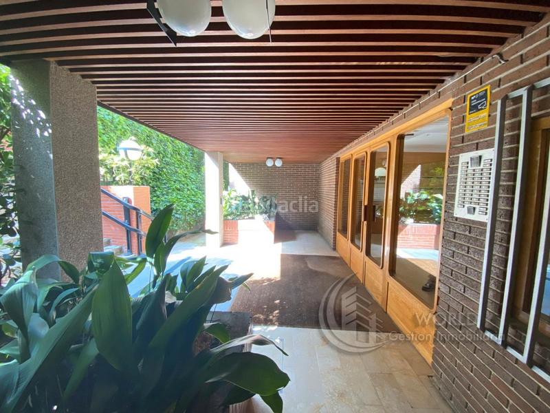 Foto ce31d17f-b8be-4fe1-af29-a6a385d4d916. Rent office space with heating in San Juan Bautista Madrid