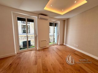 Etagenwohnung in Calle de moratín 13