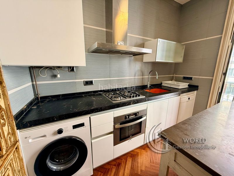 Foto 5889c837-f785-48d1-80fc-40e430cdea73. Piso en calle de jacometrezo 7 en Palacio Madrid