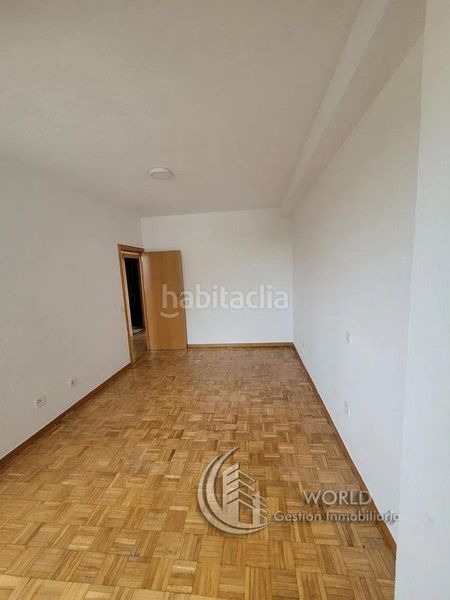 Foto cb6994e2-9751-495c-9d71-bedb49abdea7. Pis amb calefacció piscina a Legazpi Madrid