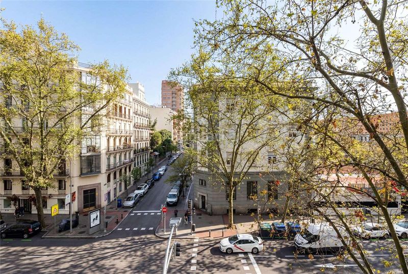 Foto 48ba8edf-38c2-4ce7-b069-43ef8e0cc6a3. Àtic amb calefacció aparcament a Ríos Rosas-Nuevos Ministerios Madrid