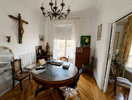 Foto a348fc18-fd66-4a19-936a-332161abafa7. Àtic amb calefacció aparcament a Ríos Rosas-Nuevos Ministerios Madrid